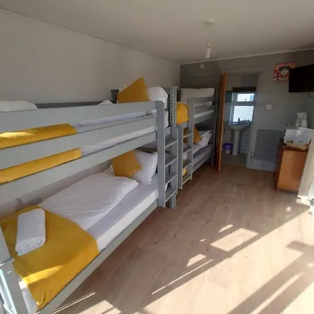 Ocean Surf Hostel *